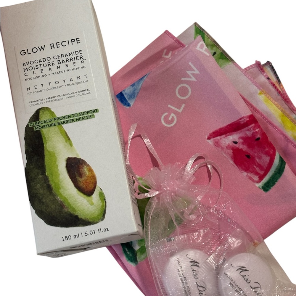 New Glow Recipe Avocado Cleanser/ cloth and 2 Miss Dior bath bombs